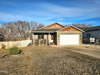 1404 E Pheasant Ridge St, Watford City, ND 58854
