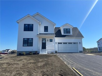 392 Freedom Trail Dr, Portsmouth, RI 02871