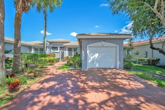 9567 Crescent View Dr N, Boynton Beach, FL 33437