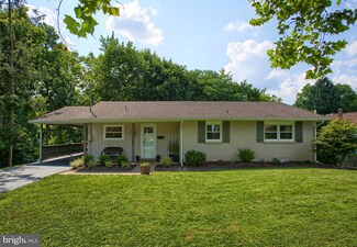 122 Old Mill Dr, Camp Hill, PA 17011