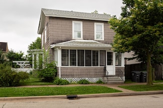 524 Division St, La Crosse, WI 54601