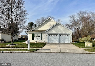 46 Maple Leaf Cir, Sewell, NJ 08080