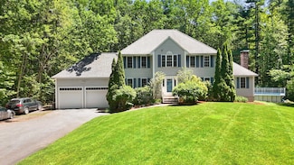 7 Lorraine Dr, Londonderry, NH 03053