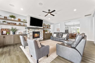 8033 W Sparks Lake Dr, Garden City, ID 83714