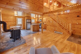 976 South Rd, Bethlehem, NH 03574