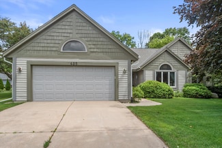 425 Glen View Ct S, Slinger, WI 53086