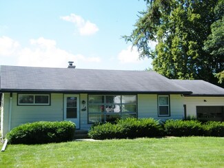 7 Woodview Ln, Algonquin, IL 60102