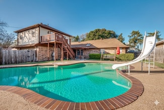 322 Meadowlark Ln, Duncanville, TX 75137