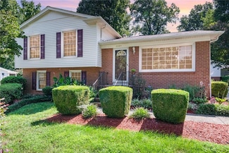 3305 Woodlea Dr, Greensboro, NC 27406