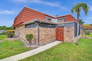 4628 Suburban Pines Dr, Lake Worth, FL 33463