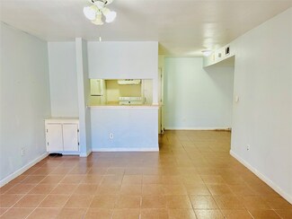 8901 S Braeswood Blvd Unit 208, Houston, TX 77074