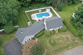 92 Forest Rd, Agawam, MA 01001