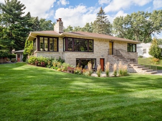 1325 Spring Valley Rd, Golden Valley, MN 55422