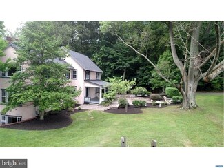 915 Centre Rd, Wilmington, DE 19807