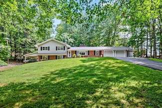 619 Sherwood Dr, Marion, VA 24354
