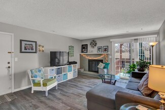 2925 SW Maupin Ln Unit 101, Topeka, KS 66614