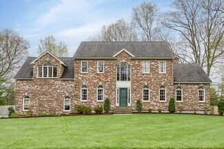 1 Rockwell Dr, Shrewsbury, MA 01545