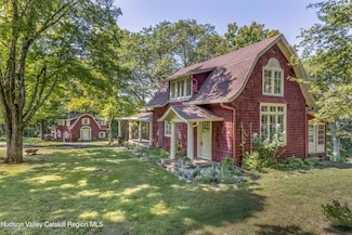 421-423 Hillside Rd, Cragsmoor, NY 12420