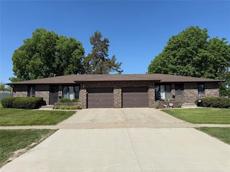 418 N 6th St, Winterset, IA 50273