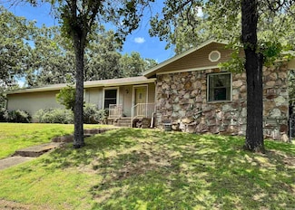 701 Emerald Gardens Dr, North Little Rock, AR 72118