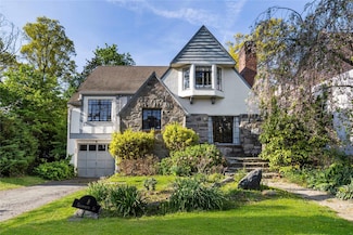 8 Ellsworth St, Rye, NY 10580