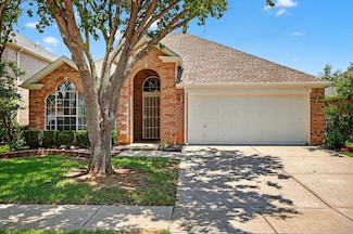 3012 Honey Locust Dr, Euless, TX 76039