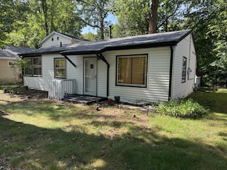 14417 Pinewood Dr, New Buffalo, MI 49117