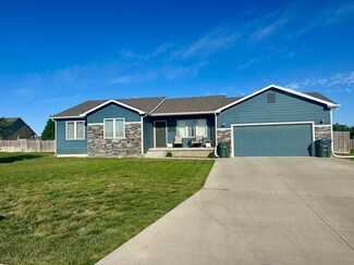 2815 E Barbara Ln, Dodge City, KS 67801
