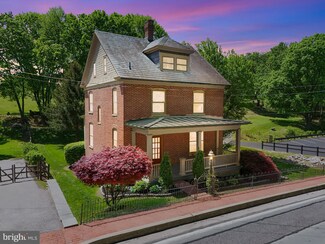 30 E Main St, Railroad, PA 17355