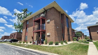15832 Terrace Dr Unit 2, Oak Forest, IL 60452