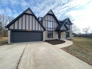 8427 Woodson Dr, Raytown, MO 64138