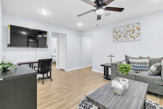 5815 Schevers St Unit A, Houston, TX 77033