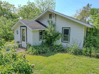 W6562 Barkers Rd, Elkhorn, WI 53121