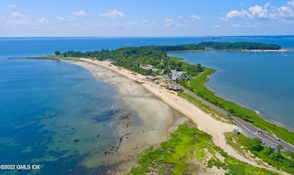 165 Shore Rd Unit C, Old Greenwich, CT 06870