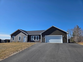 52 Knoll Crest Dr, Bangor, ME 04401