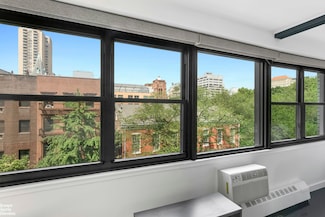210 E 15th St Unit 6A, New York, NY 10003