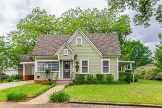 411 S Royall St, Palestine, TX 75801