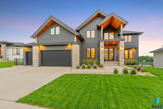 7332 E Twin Pines Ct, Sioux Falls, SD 57110