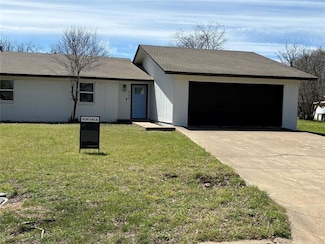 906 W 15th St, Georgetown, TX 78626