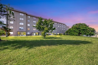 4093 Lake Bayshore Dr Unit 315, Bradenton, FL 34205