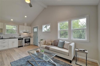 2202 E 10th St Unit 2, Austin, TX 78702
