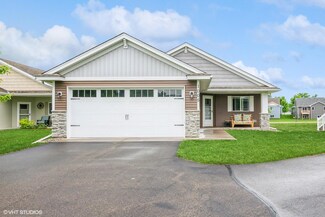 1005 Golden Way NW, Isanti, MN 55040