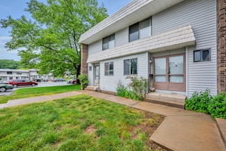 16 Pine Ct, Cromwell, CT 06416