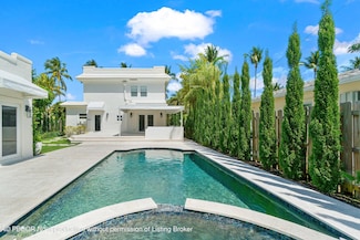 224 10th St, West Palm Beach, FL 33401