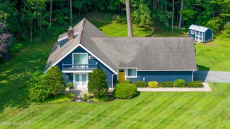 2 Lakeview Dr, Gansevoort, NY 12831