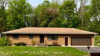 1208 Church St, Saint Peter, MN 56082