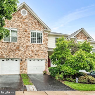 119 Fringetree Dr, West Chester, PA 19380