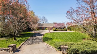 230 W Brow Rd, Lookout Mountain, TN 37350
