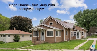 207 W 3rd St, Alcester, SD 57001