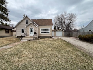1036 4th St NE, Devils Lake, ND 58301